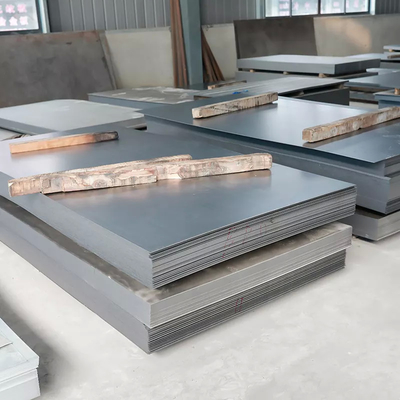 Folha de aço inoxidável laminada a quente disponível em vários tamanhos e espessuras adequados para diferentes requisitos