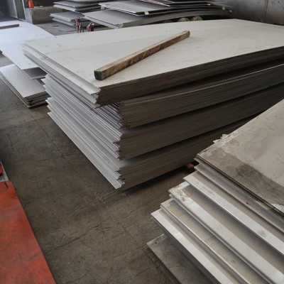 304 a folha de aço inoxidável laminada a alta temperatura 1000-6000mm lustrou 316 para o petróleo de construção