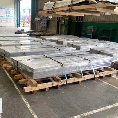 Folha de aço inoxidável laminada a quente Alta resistência à tração e boa ductilidade Comprimento e superfície personalizáveis